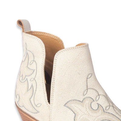 La Ponderosa Booties Ivory Suede